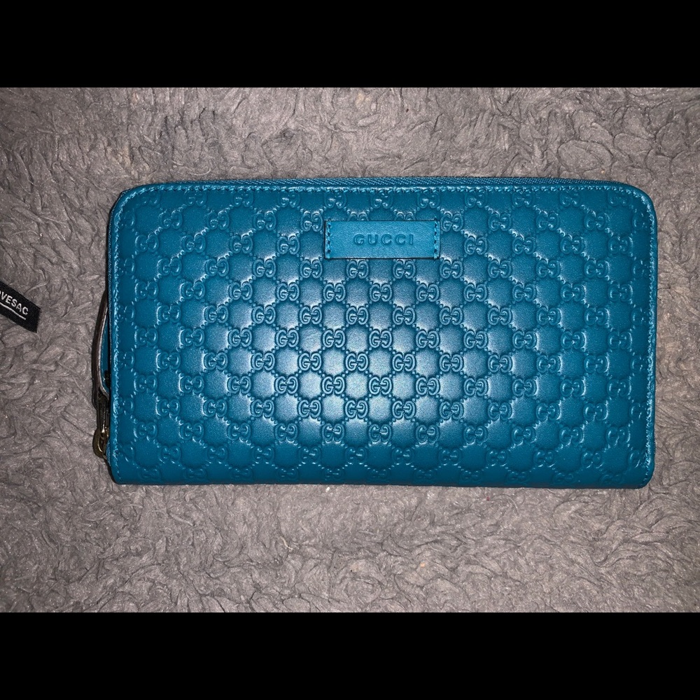 BRAND NEW GUCCI!! 100% Authentic Wallet